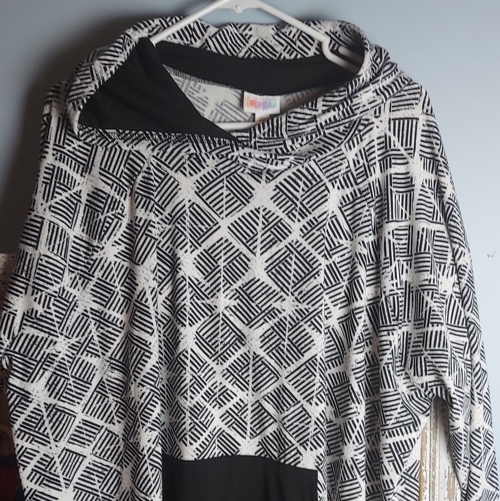 LuLaRoe Amber hoodie size 3x